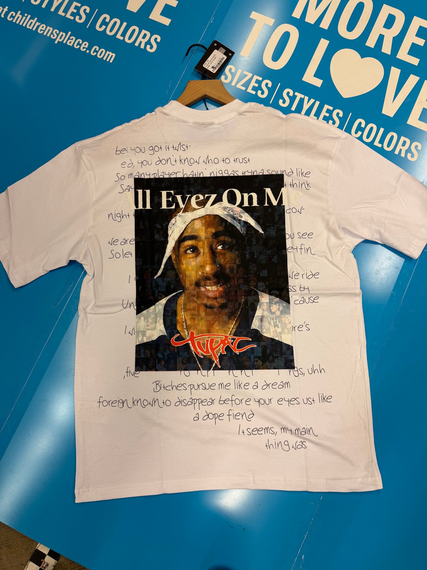 Tupac All eyes on me