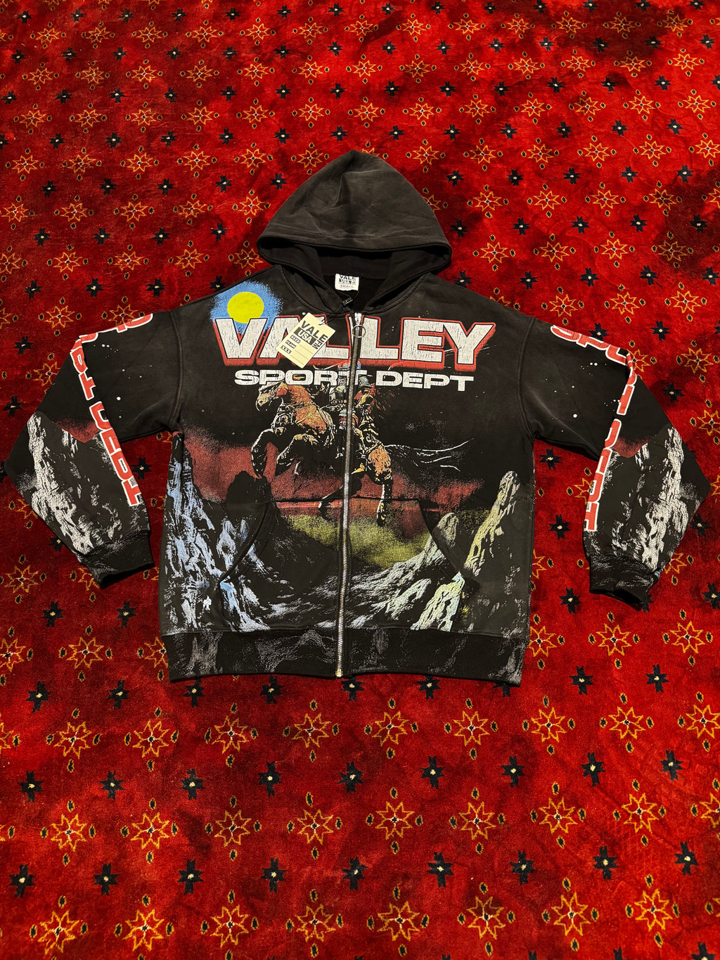 Red LOONEY TUNES ZIP UP Valley Dream
