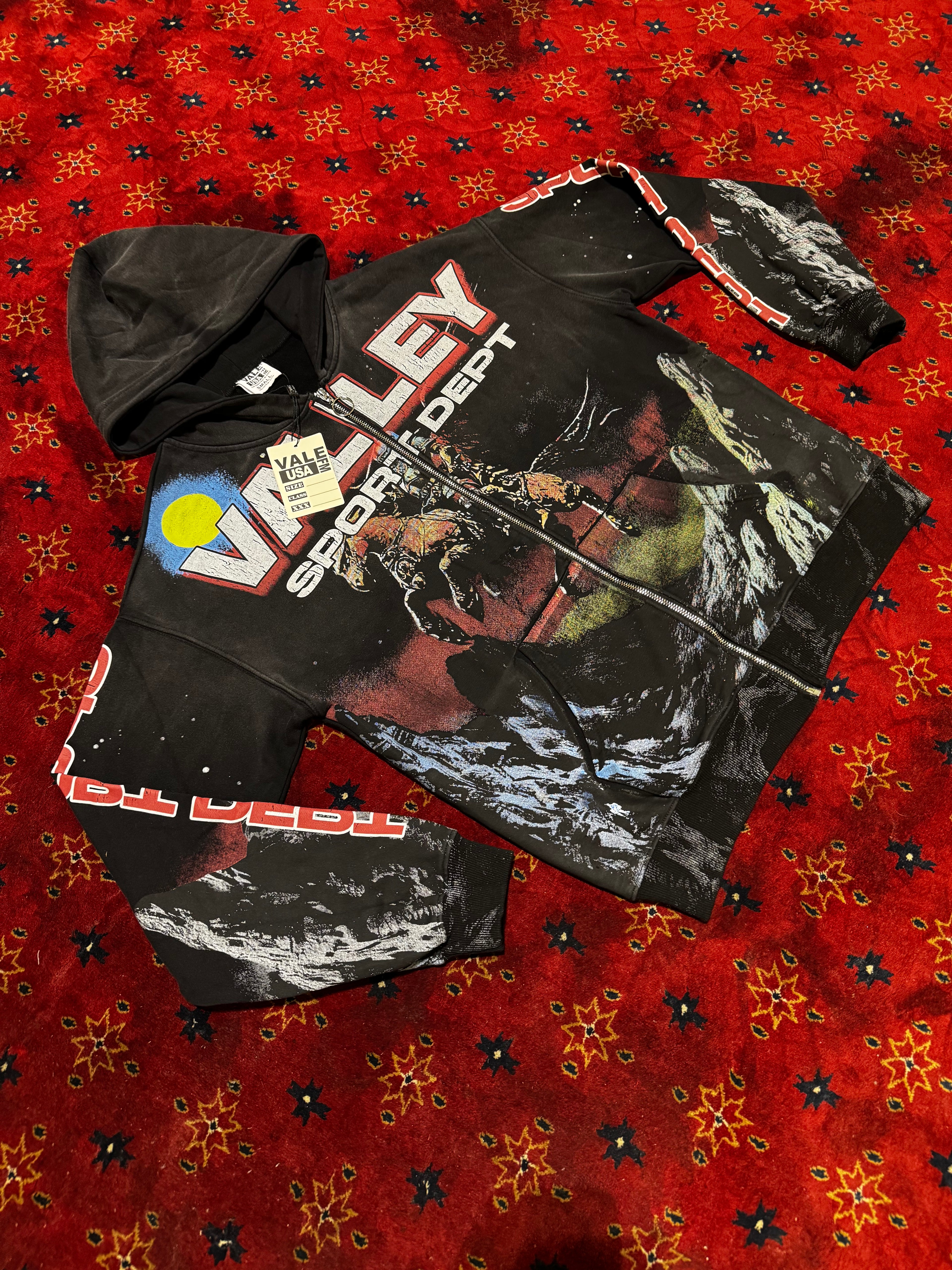 Red LOONEY TUNES ZIP UP Valley Dream