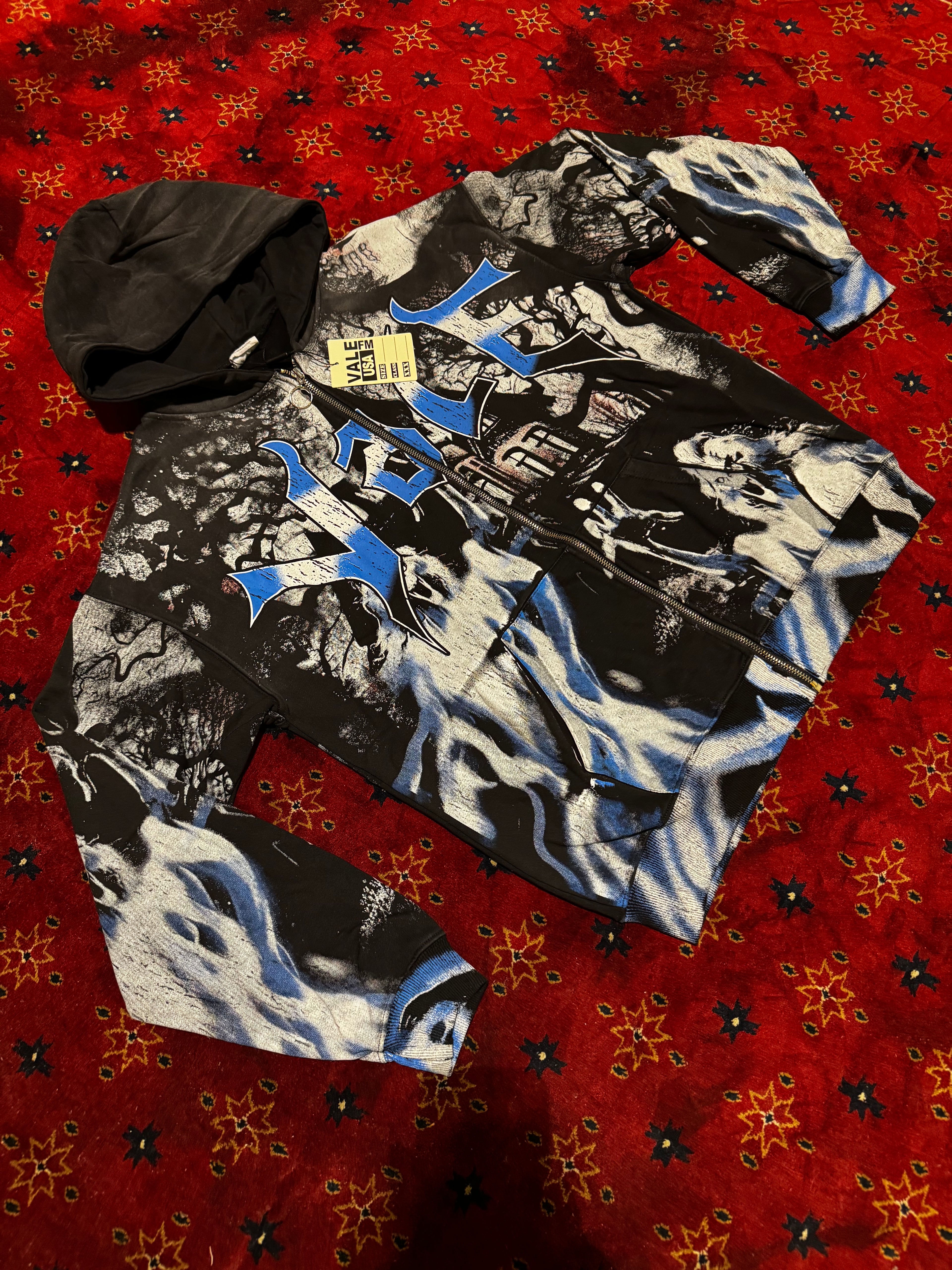 BLUE LOONEY TUNES ZIP UP Valley Dream