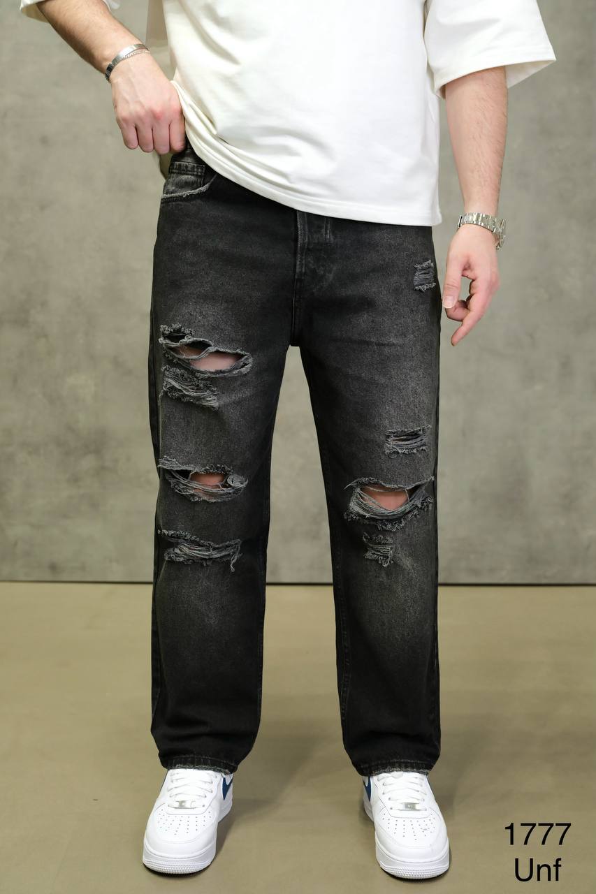 Uneffected Black straight distressed pants