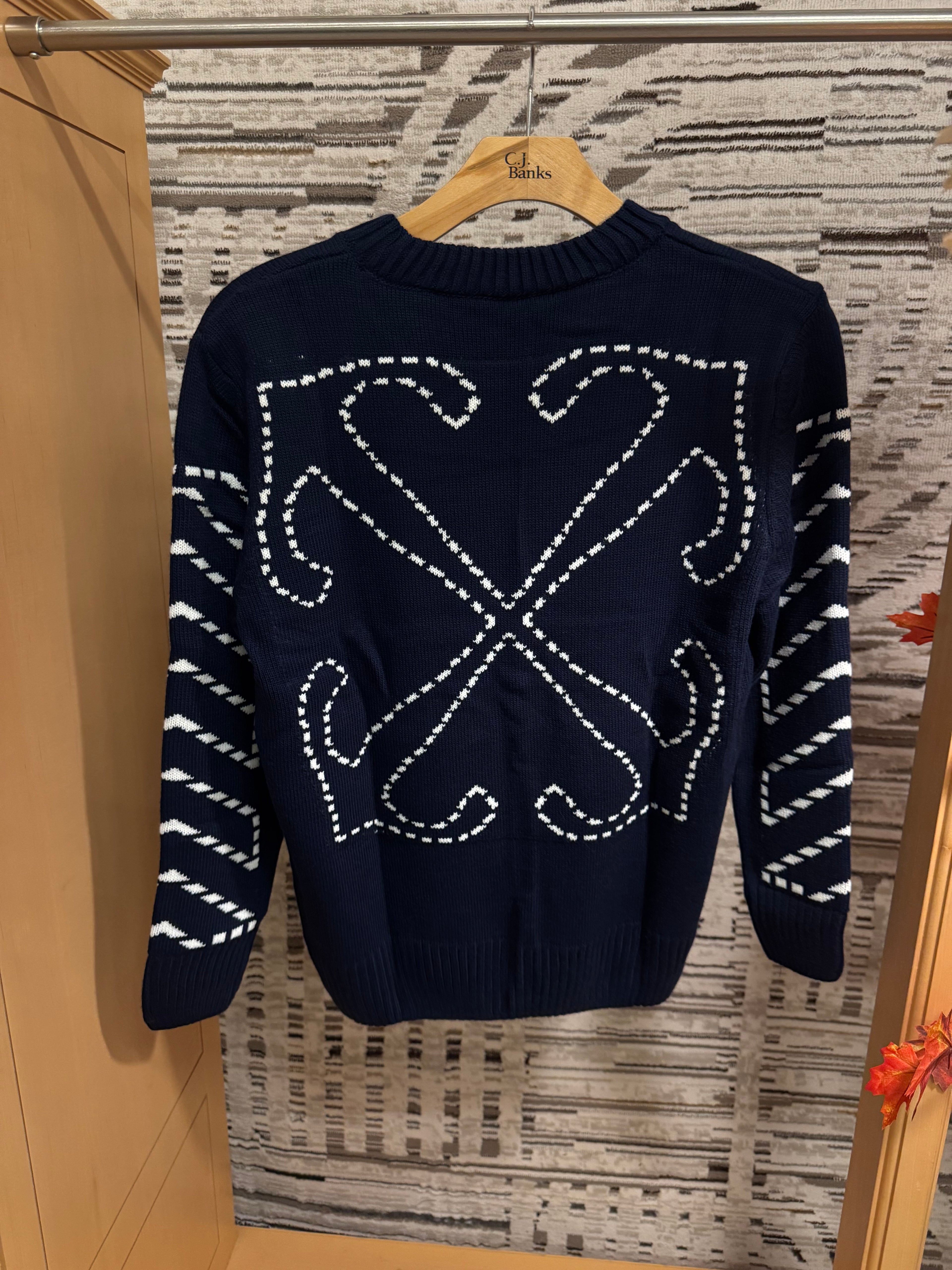 Off / White Sweater cozy fit