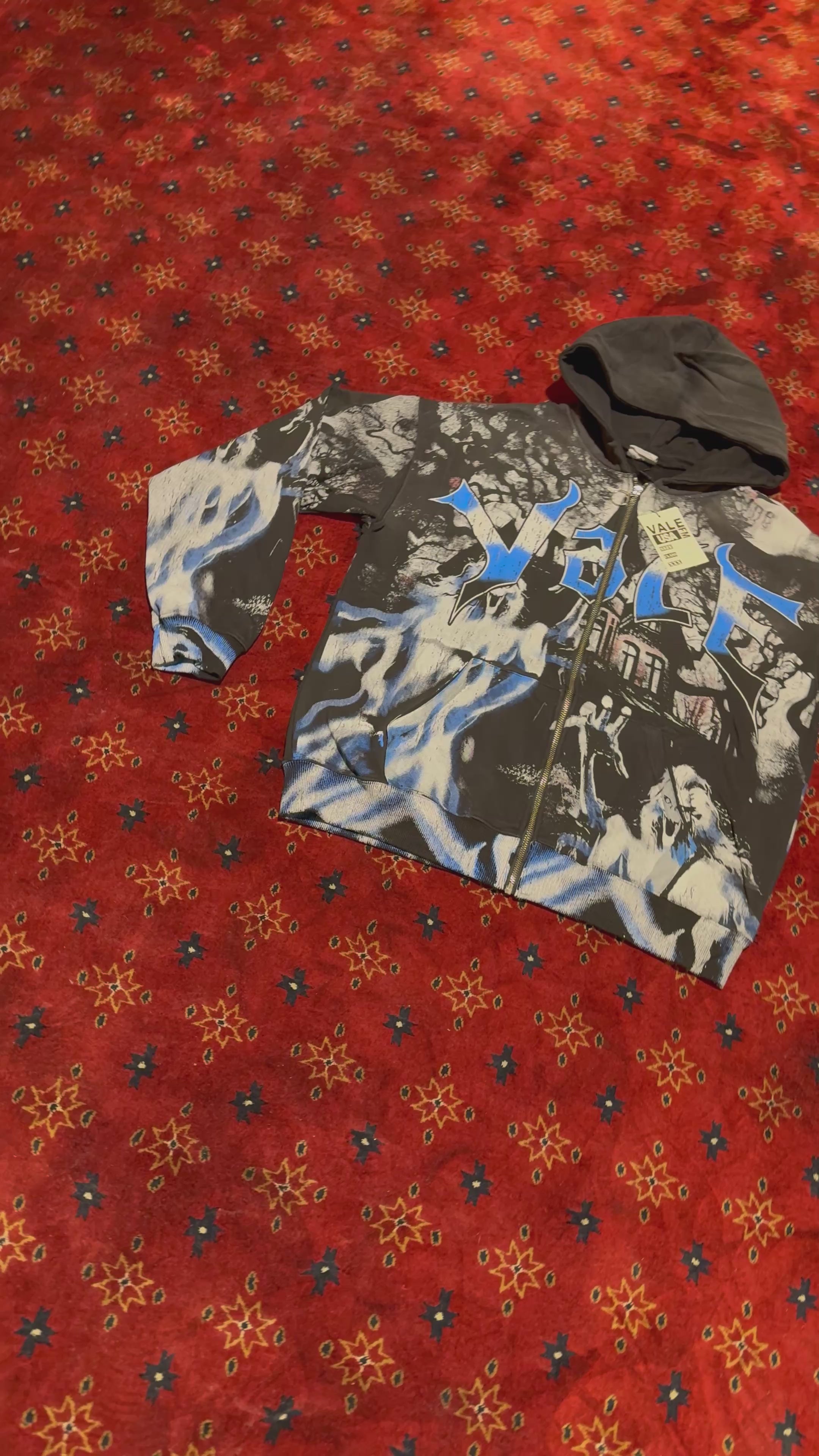 BLUE LOONEY TUNES ZIP UP Valley Dream